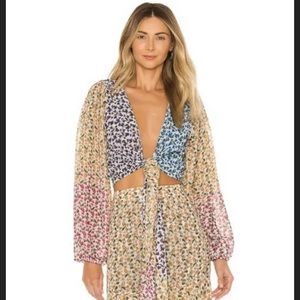 All Things Mochi floral wrap top NWT M